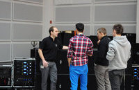Dyskusje o basie - od lewej: Andreas K&ouml;stlinger (Mobile Audio Tech Support EMEA), Michał Polański, Paweł Daszkiewicz, Bartek Kurkowski - fot. Rafał Szumny [Realizator.pl]