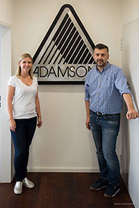 Od lewej: Dominika Zając (Product Manager Adamson Systems) oraz Tomasz Kwiecień (Prezes Zarządu)